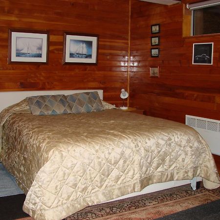 Cosy Studio Apartment Крайстчърч Екстериор снимка